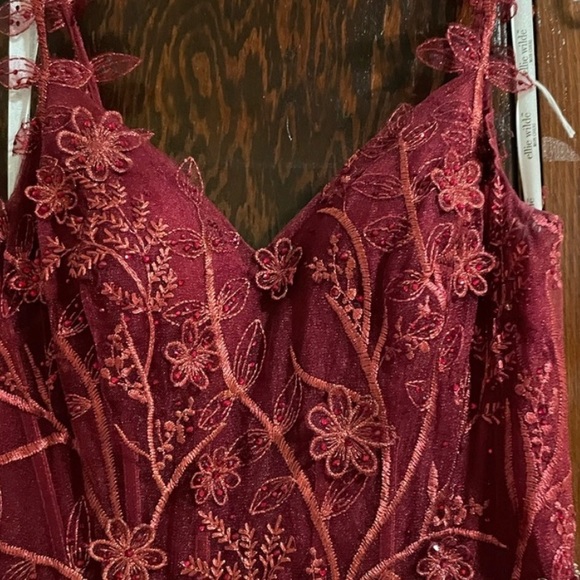 **SOLD** BRAND NEW PROM DRESS - Picture 4 of 5